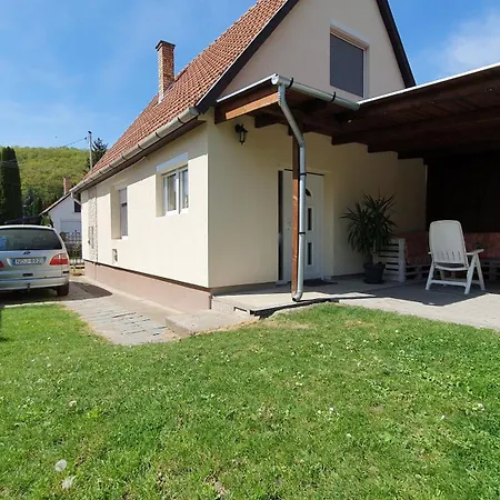 بيت للعطل Zsuzsa Vendeghaz